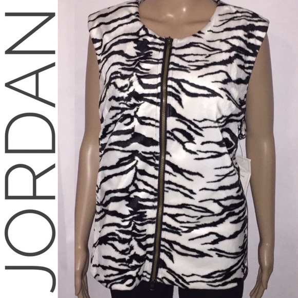 Animal Print Plus Size Faux Fur Vest - Picture 1 of 5